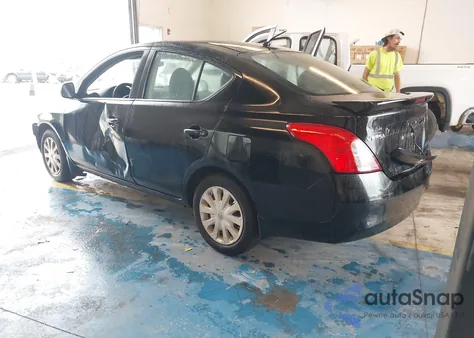 2014 Nissan Versa 1.6 S+ z USA, uszkodzony, nr VIN 3N1CN7AP1EL853393